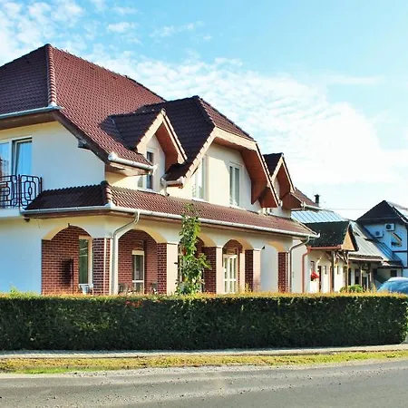 Fonix Apartmanhaz * Nagypali